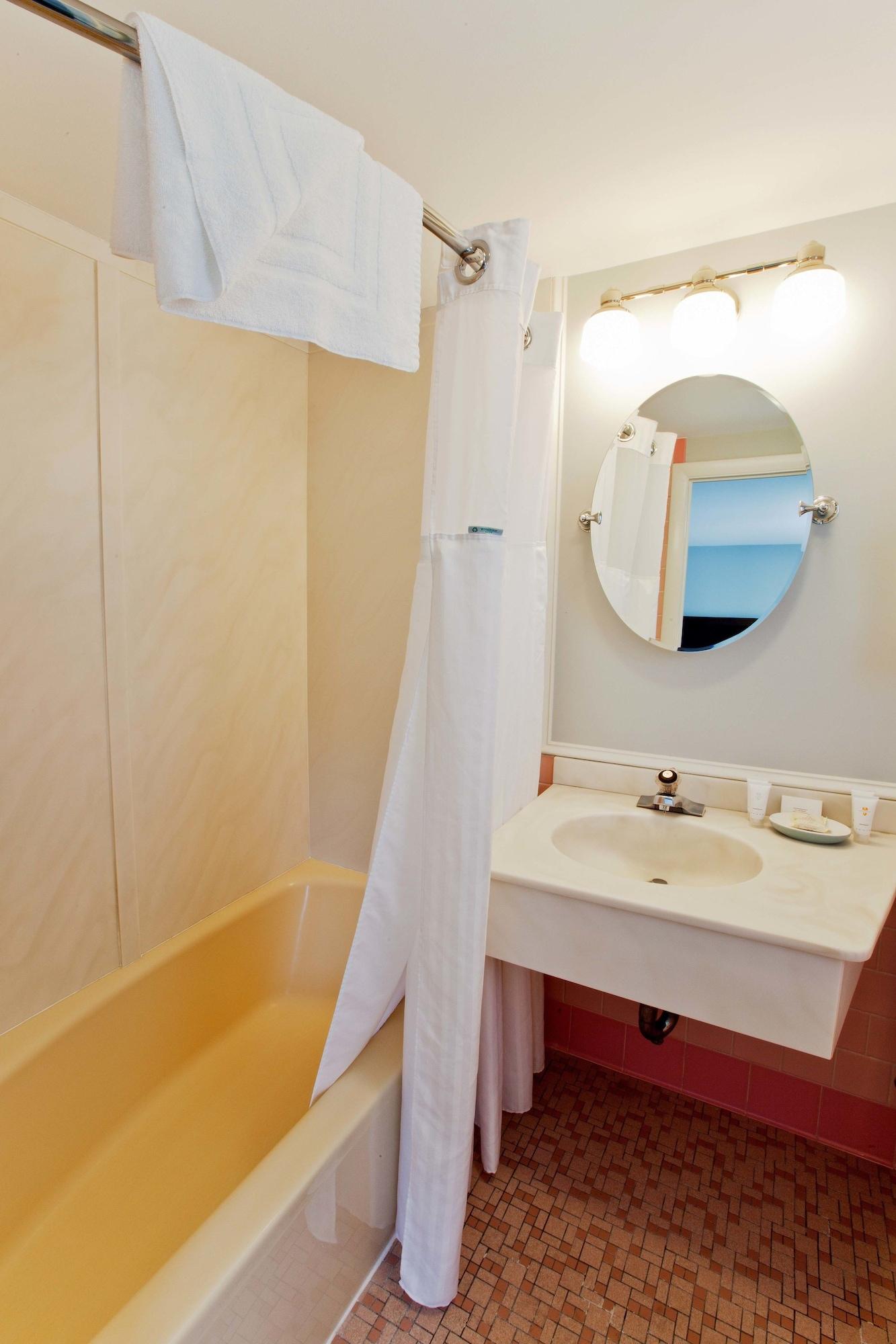 The Seaglass Inn & Spa Provincetown Bagian luar foto
